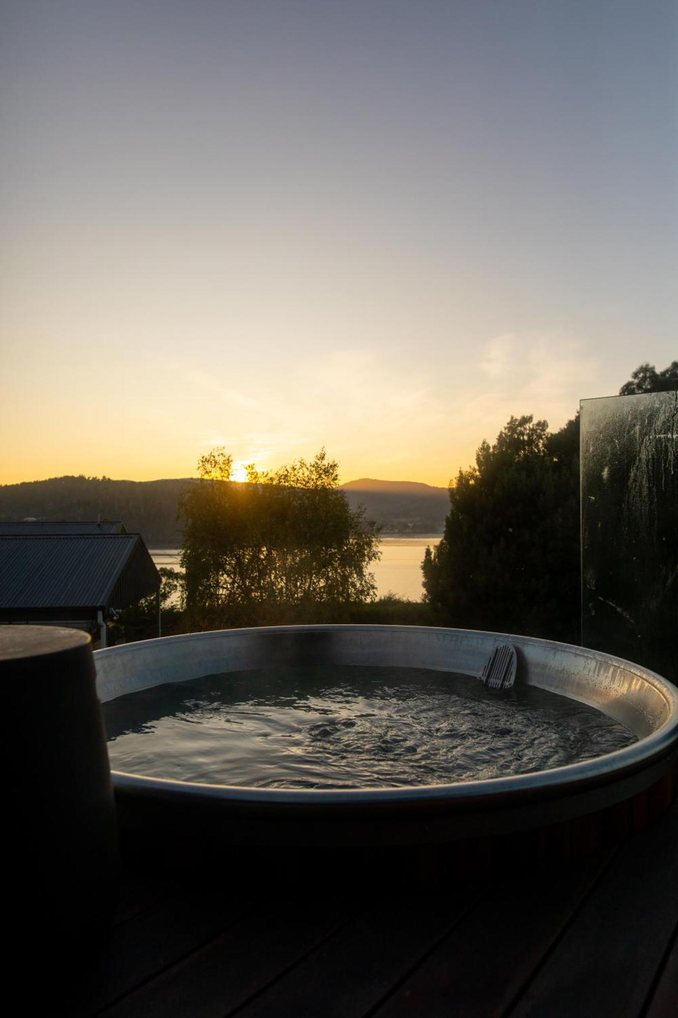 Woodland Bay Retreat-Hot Tub,Sauna And Bayview Hamptons Retreat Lymington Luaran gambar